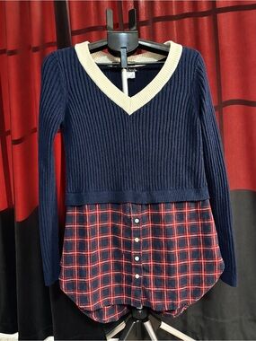 VENUS Navy Red Plaid Layered V-Neck Sweater Tunic - Size Medium